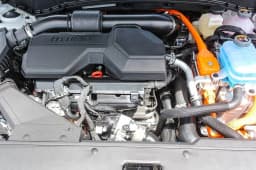 Hyundai Tucson Plug-In Hybrid SEL AWD 2026 — side view