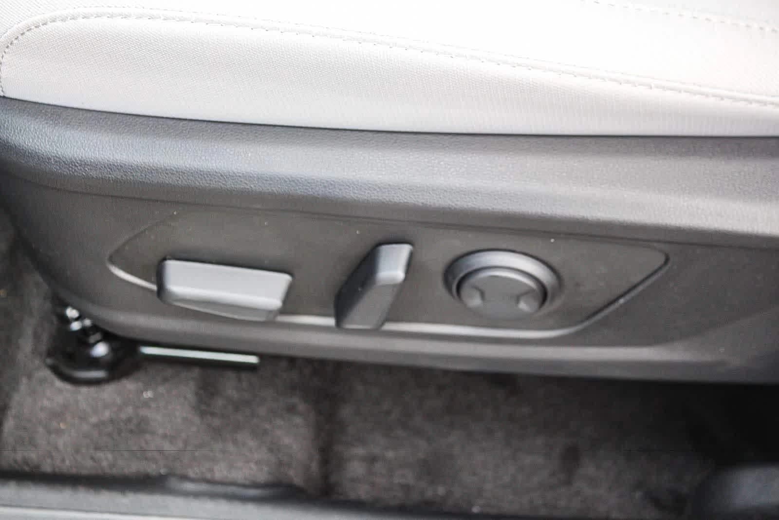 Hyundai Tucson Plug-In Hybrid SEL AWD 2026 — side view