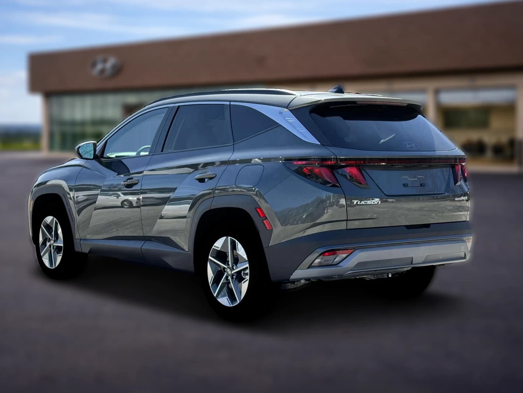 Hyundai Tucson Plug-In Hybrid SEL AWD 2026 — side view