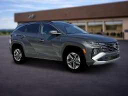 Hyundai Tucson Plug-In Hybrid SEL AWD 2026 — side view