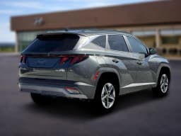 Hyundai Tucson Plug-In Hybrid SEL AWD 2026 — side view