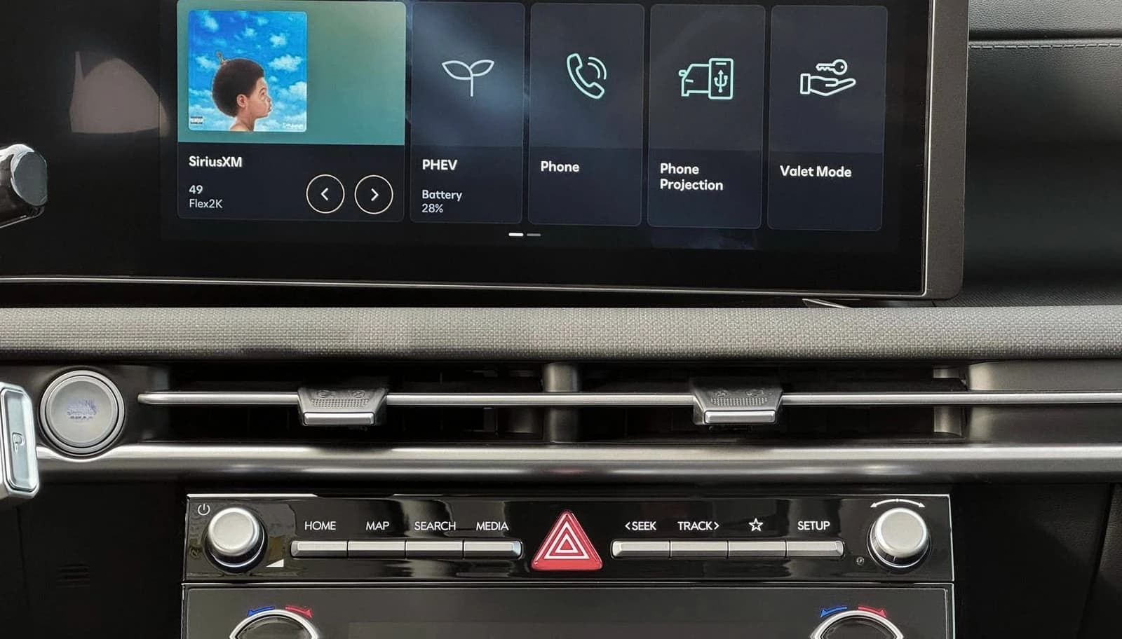 Hyundai Tucson Plug-In Hybrid SEL AWD 2026 — side view