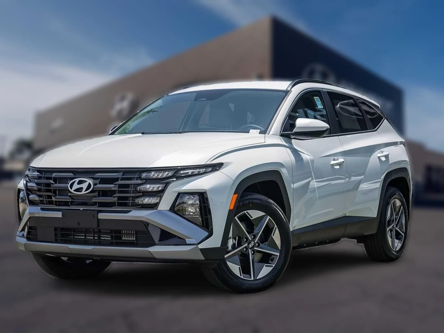 Hyundai Tucson Plug-In Hybrid SEL AWD 2026 — side view