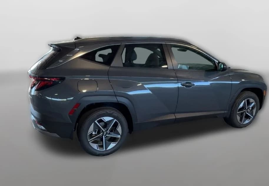 Hyundai Tucson Plug-In Hybrid SEL AWD 2026 — side view