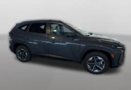 Hyundai Tucson Plug-In Hybrid SEL AWD 2026 — side view