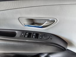 Hyundai Tucson Plug-In Hybrid SEL AWD 2026 — side view