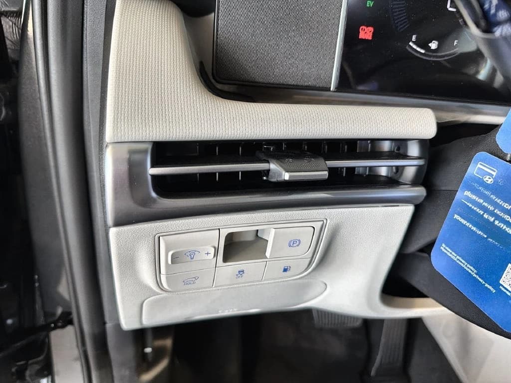 Hyundai Tucson Plug-In Hybrid SEL AWD 2026 — side view