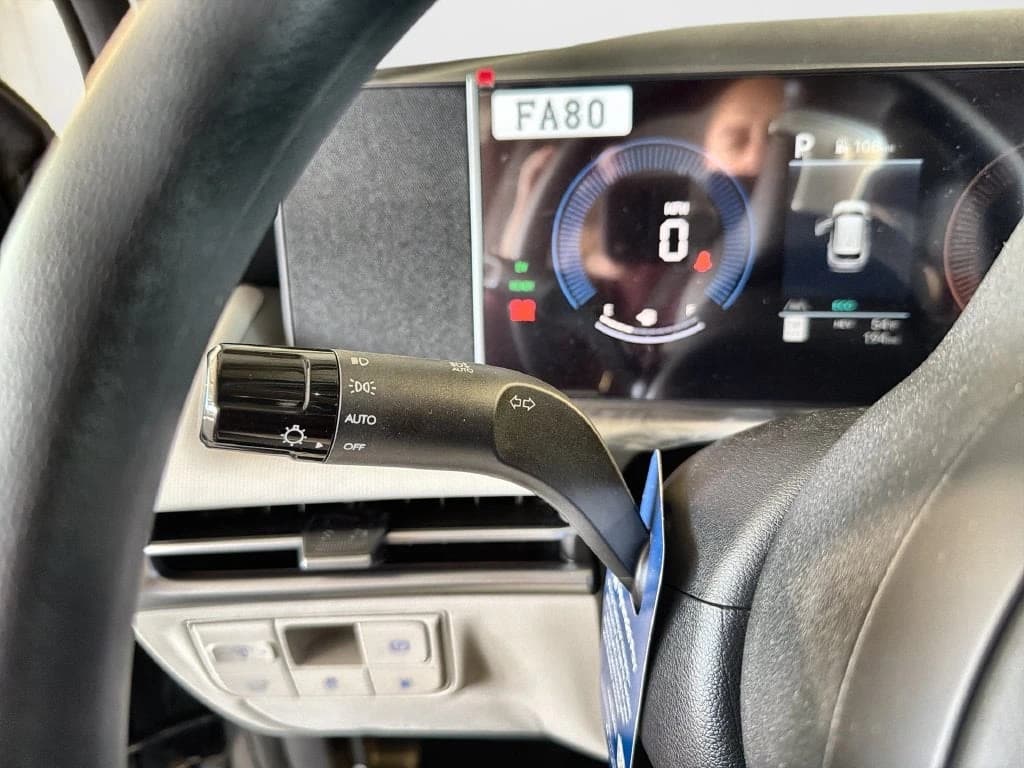Hyundai Tucson Plug-In Hybrid SEL AWD 2026 — side view