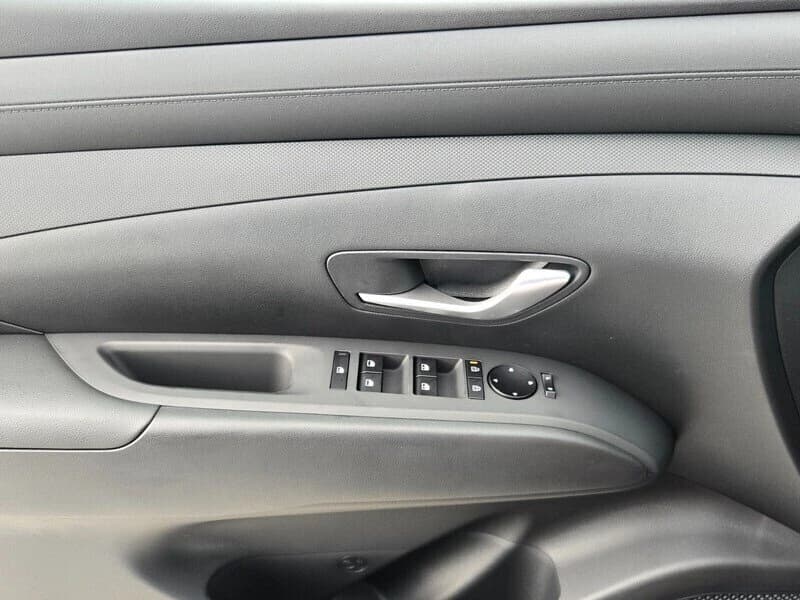 Hyundai Tucson Plug-In Hybrid SEL AWD 2026 — side view