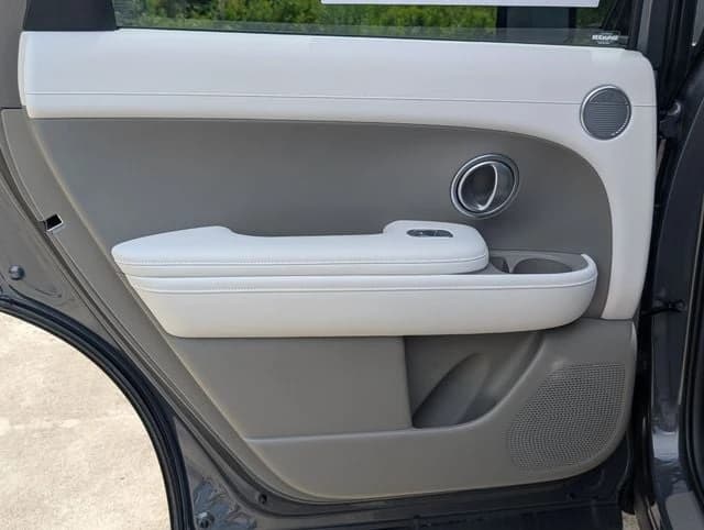 Hyundai Palisade SE FWD 2026 — side view
