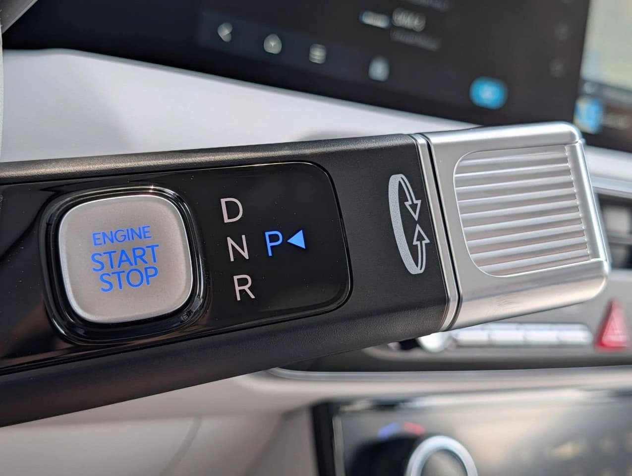 Hyundai Palisade Hybrid SEL Premium 7P AWD 2026 — side view