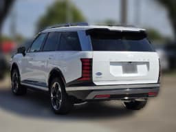 Hyundai Palisade Hybrid Limited 7P FWD 2027 — side view