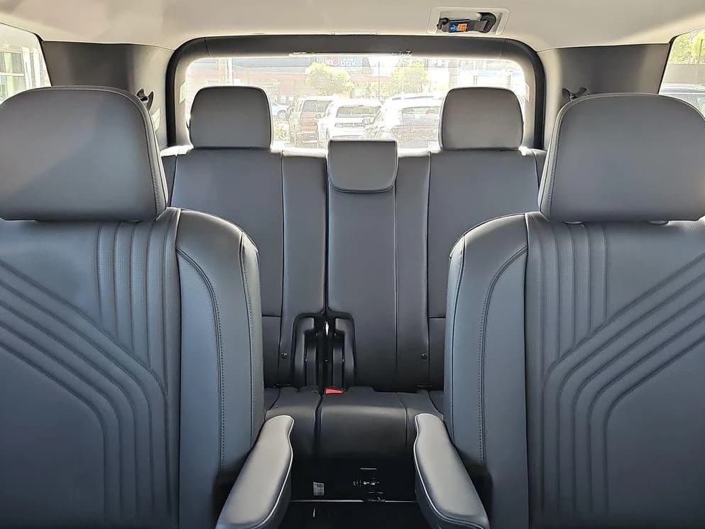 Hyundai Palisade Hybrid Blue SEL 7P FWD 2027 — side view