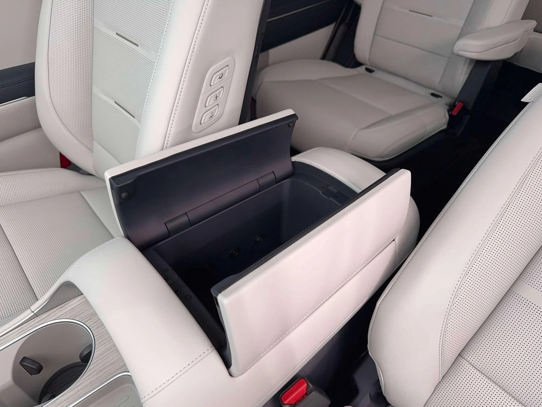 Hyundai Palisade Hybrid Calligraphy AWD 2026 — side view