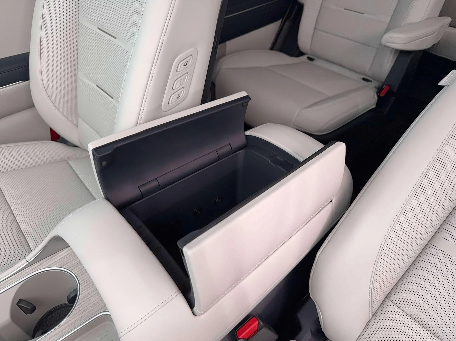 Hyundai Palisade Hybrid Calligraphy AWD 2026 — side view