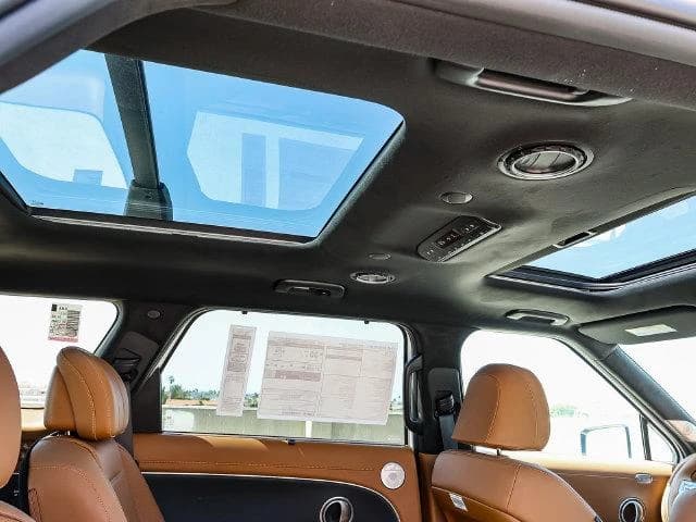 Hyundai Palisade Hybrid Calligraphy AWD 2027 — side view