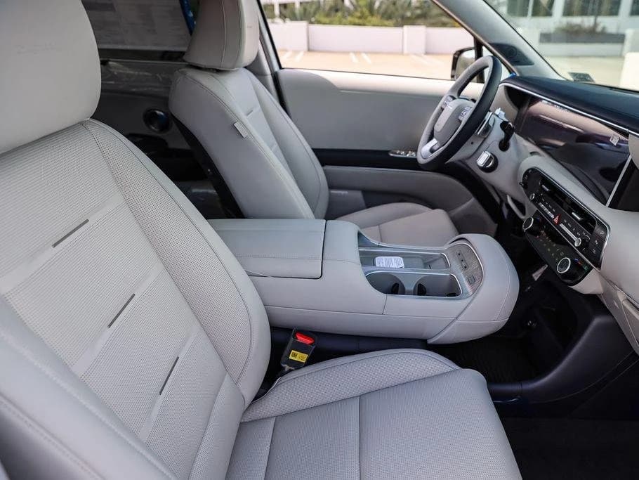 Hyundai Palisade Hybrid Calligraphy AWD 2026 — side view