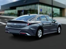 Hyundai Sonata SE FWD 2026 — side view