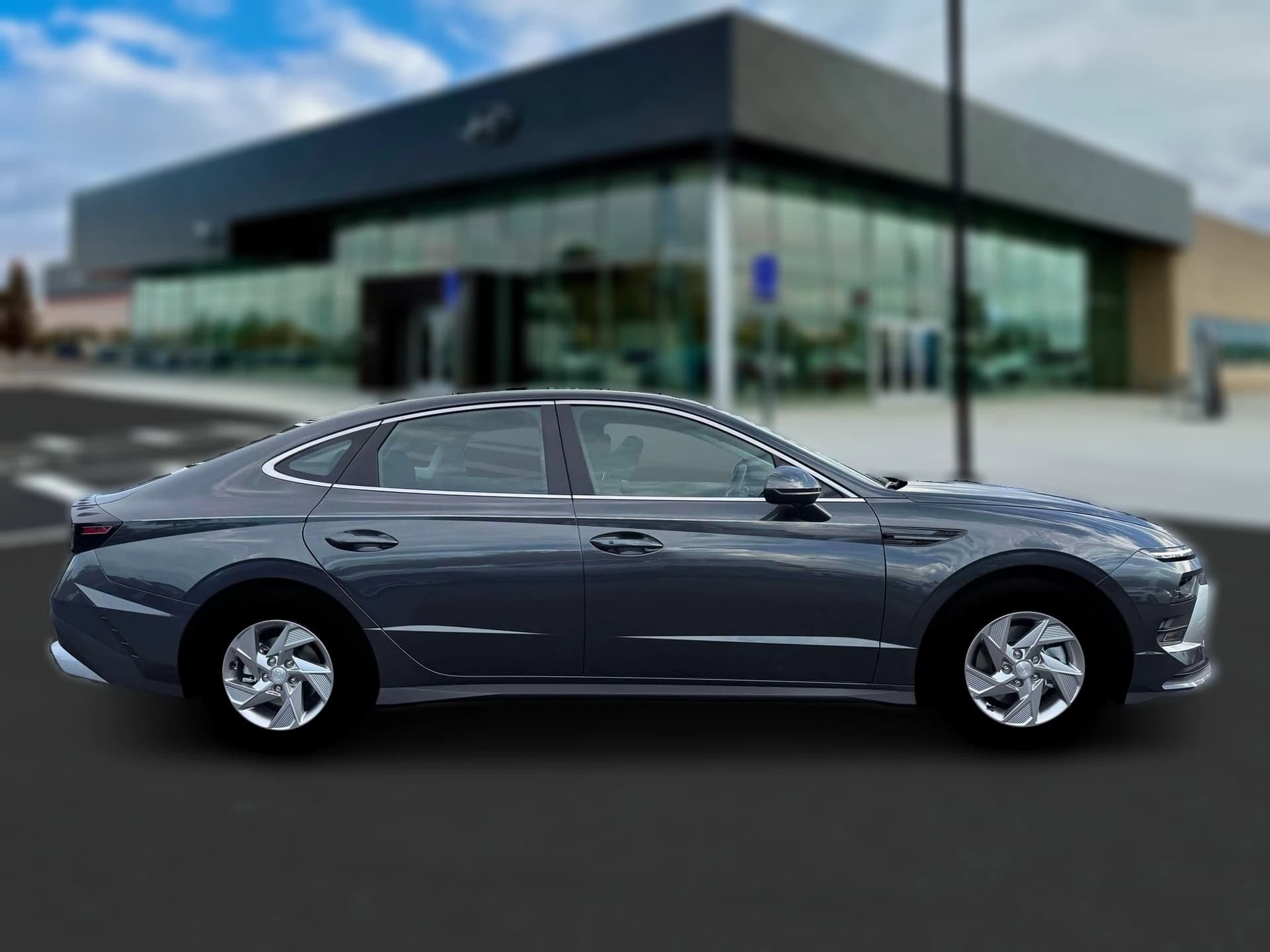 Hyundai Sonata SE FWD 2026 — side view