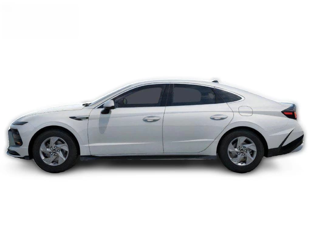 Hyundai Sonata SE FWD 2026 — side view