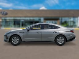 Hyundai Sonata SE FWD 2026 — side view