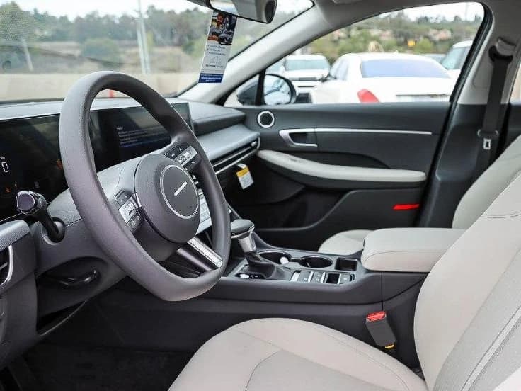 Hyundai Sonata SE FWD 2026 — side view