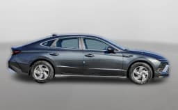 Hyundai Sonata SE FWD 2026 — side view
