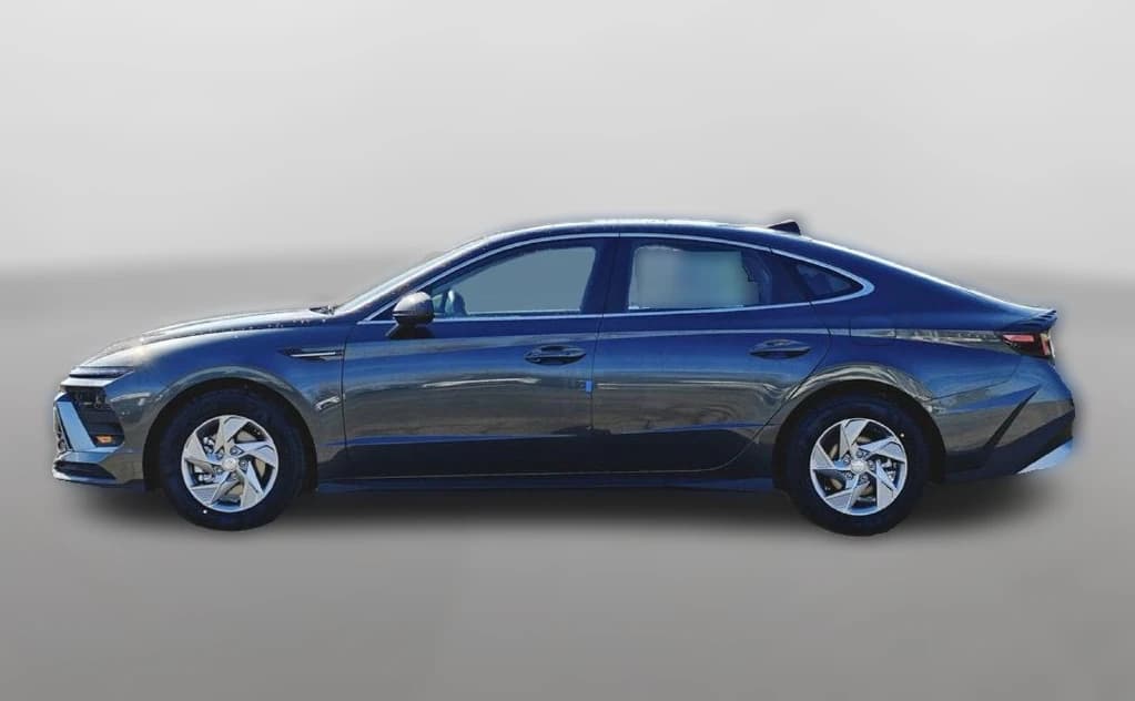 Hyundai Sonata SE FWD 2026 — side view