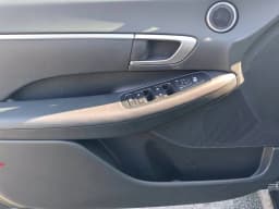 Hyundai Sonata SE FWD 2026 — side view