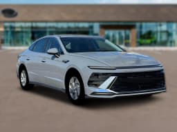Hyundai Sonata SE FWD 2026 — side view