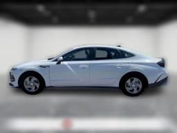 Hyundai Sonata SE FWD 2026 — side view