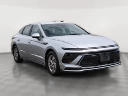 Hyundai Sonata SE FWD 2026 — side view