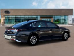 Hyundai Sonata Hybrid Blue FWD 2026 — side view