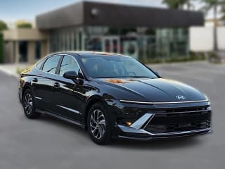 Hyundai Sonata Hybrid Blue FWD