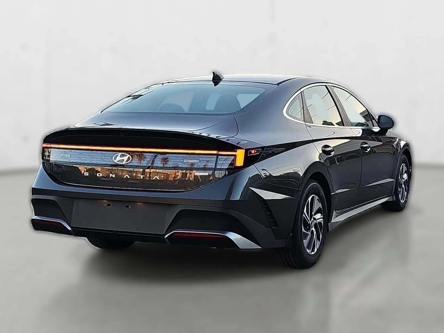 Hyundai Sonata Hybrid Blue FWD 2026 — side view