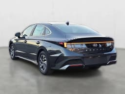 Hyundai Sonata Hybrid Blue FWD 2026 — side view