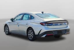 Hyundai Sonata Hybrid Blue FWD 2027 — side view