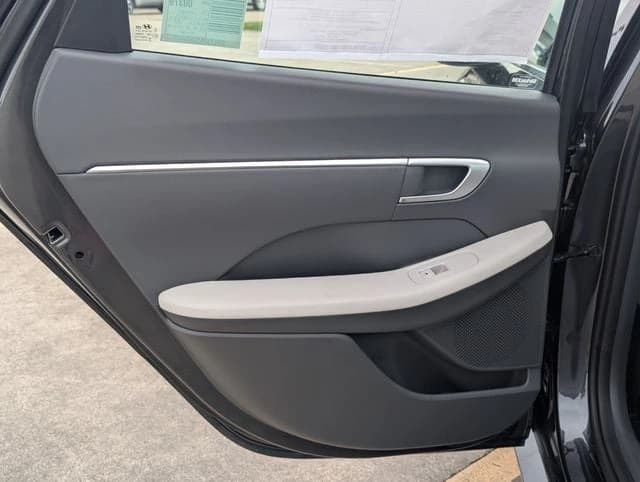 Hyundai Sonata Hybrid SEL FWD 2026 — side view