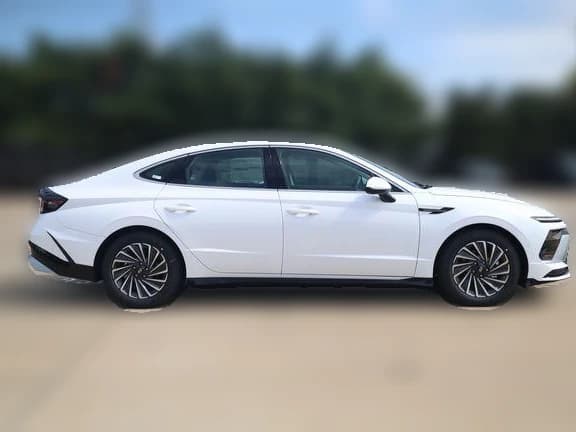 Hyundai Sonata Hybrid Limited FWD 2026 — side view