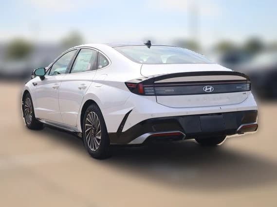 Hyundai Sonata Hybrid Limited FWD 2026 — side view