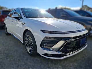Hyundai Sonata Hybrid Limited FWD