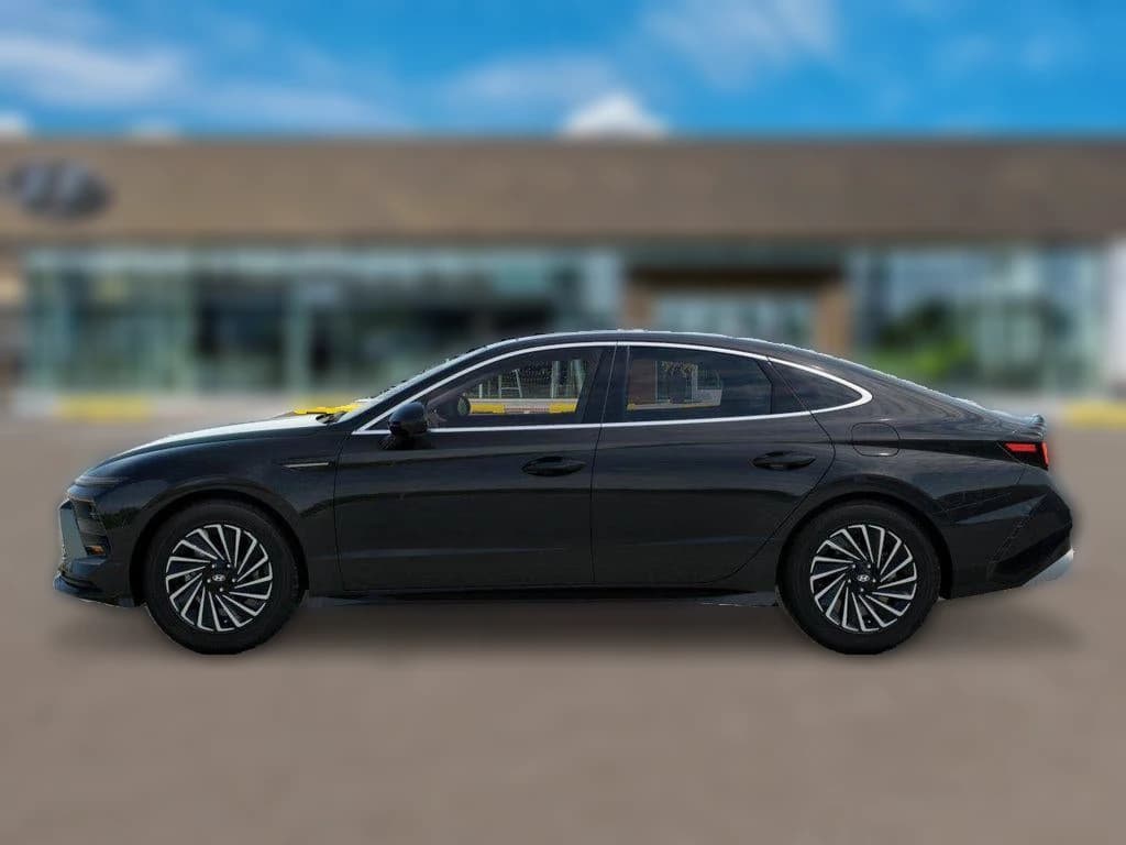 Hyundai Sonata Hybrid Limited FWD 2025 — side view