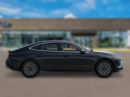 Hyundai Sonata Hybrid Limited FWD 2025 — side view