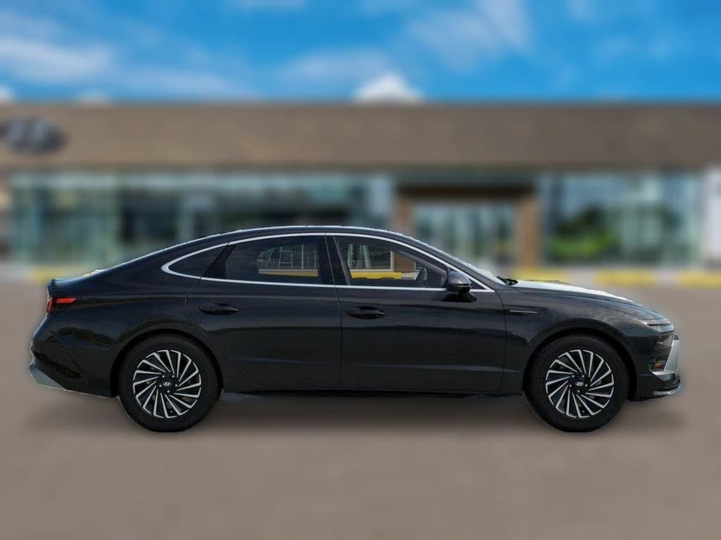 Hyundai Sonata Hybrid Limited FWD 2025 — side view