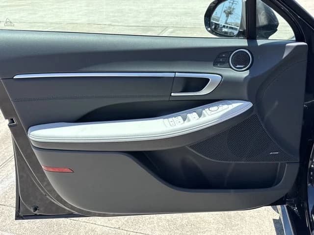 Hyundai Sonata Hybrid Limited FWD 2025 — side view