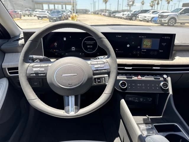 Hyundai Sonata Hybrid Limited FWD 2025 — side view