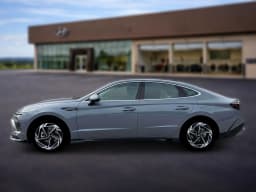 Hyundai Sonata SEL Sport FWD 2026 — side view