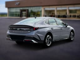 Hyundai Sonata SEL Sport FWD 2026 — side view