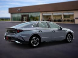 Hyundai Sonata SEL Sport FWD 2026 — side view