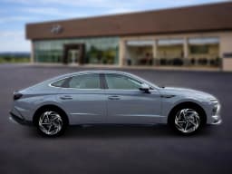 Hyundai Sonata SEL Sport FWD 2026 — side view